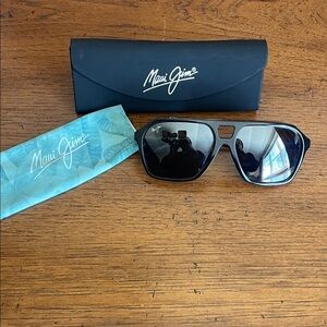 Maui Jim Black Sunglasses with Gray Polarized Lenses